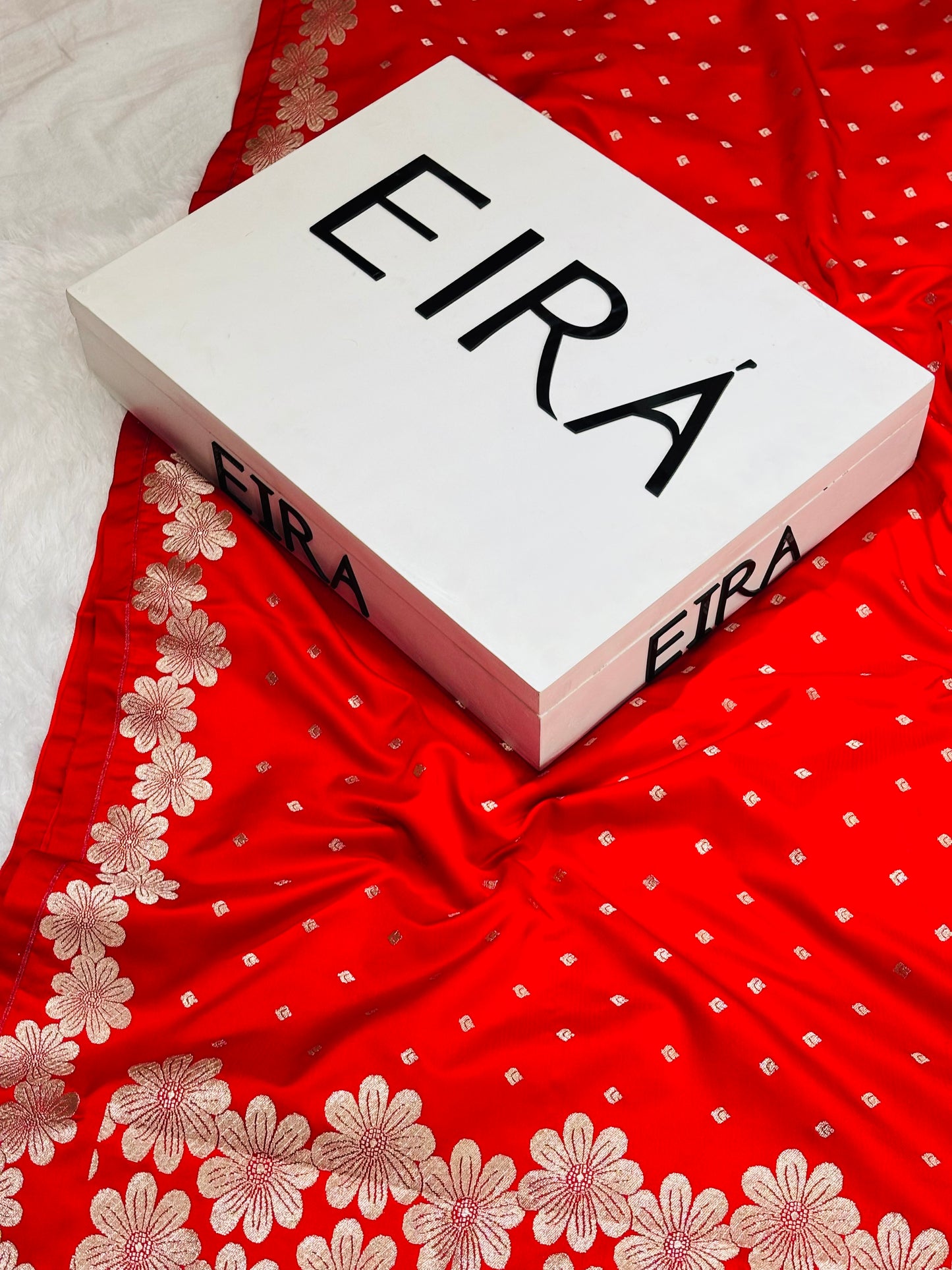 EIRA Crimson Bloom Banarasi Mushroom Silk Saree | Red Banarasi Saree with Floral Zari Work