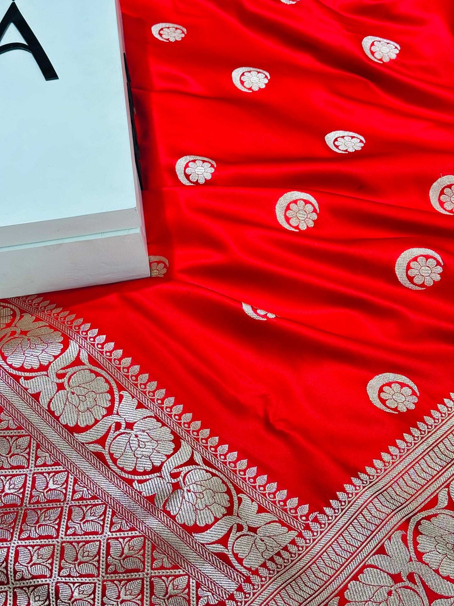 Sonakshi Sinha Inspired Red Mashru Katan Banarasi Silk Saree
