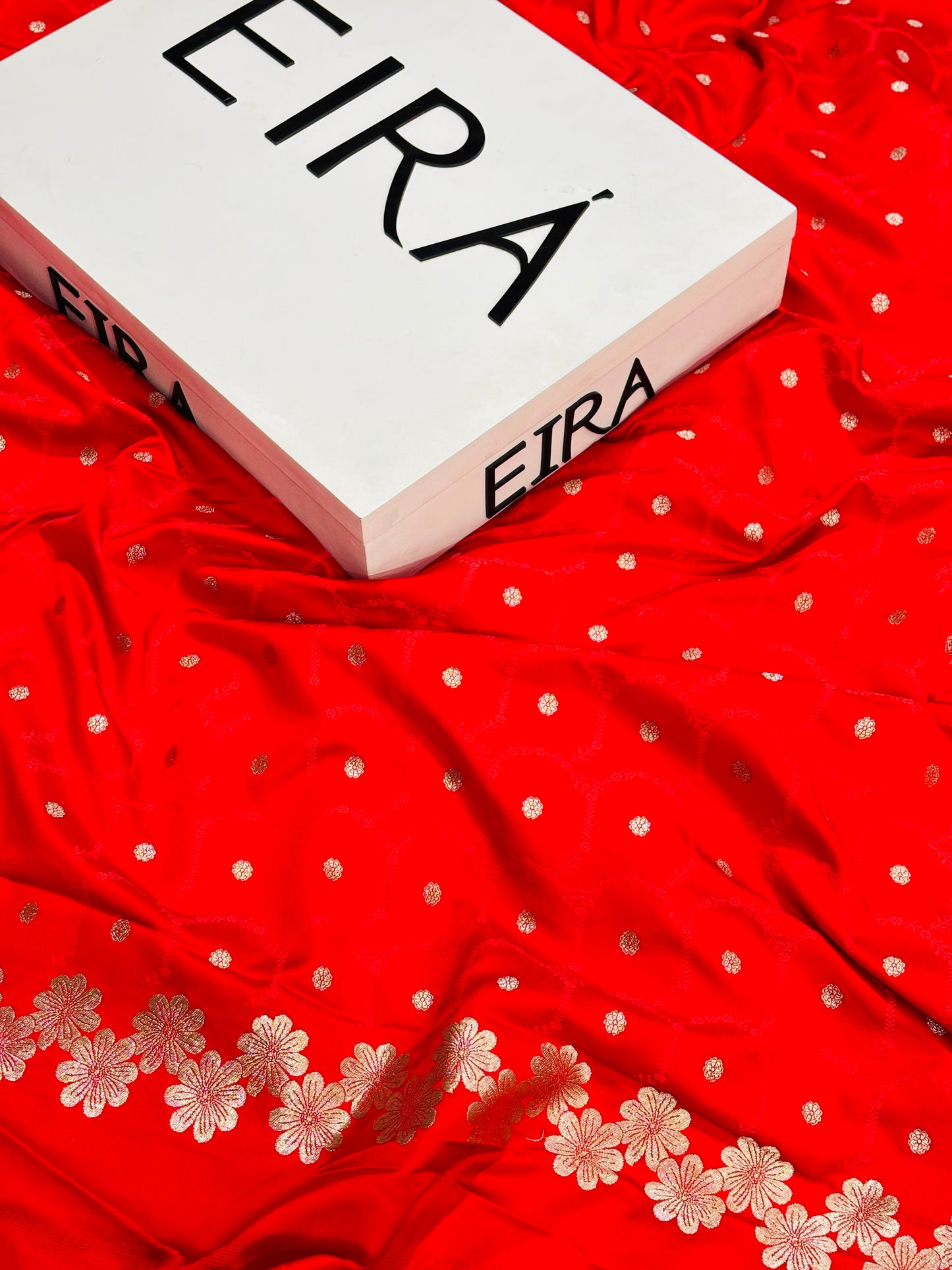 EIRA Crimson Bloom Banarasi Mushroom Silk Saree | Red Banarasi Saree with Floral Zari Work
