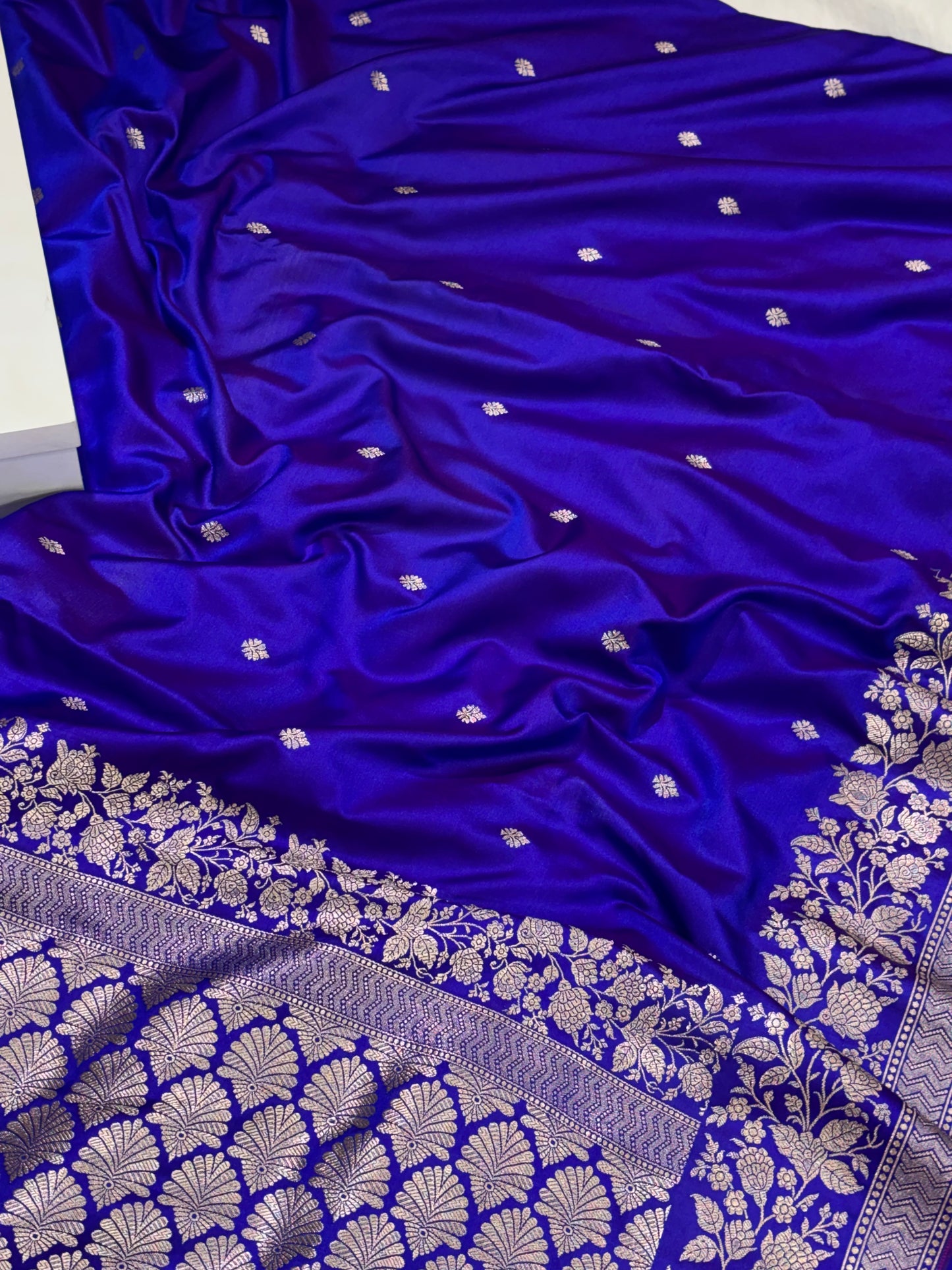 Neelam Dual-Tone Purple Blue Banarasi Mushroom Silk Saree | Floral Zari Border